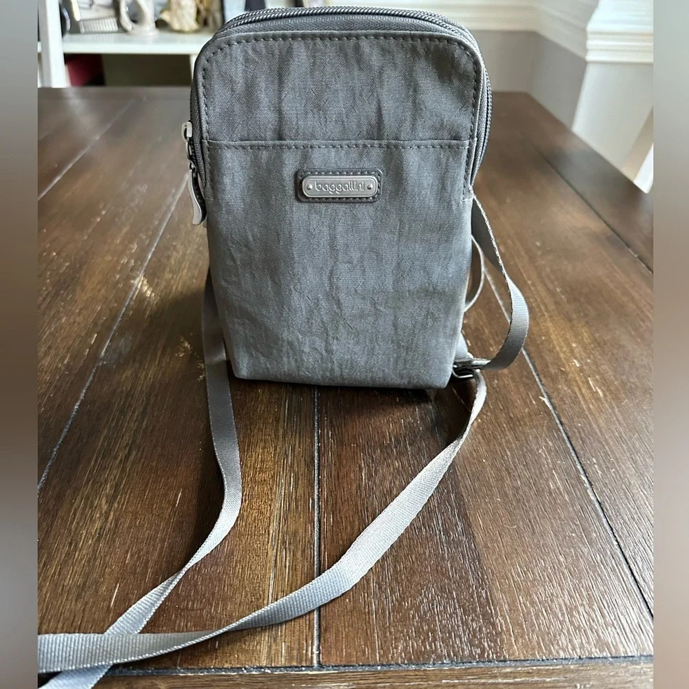 Baggallini take two cross body bag